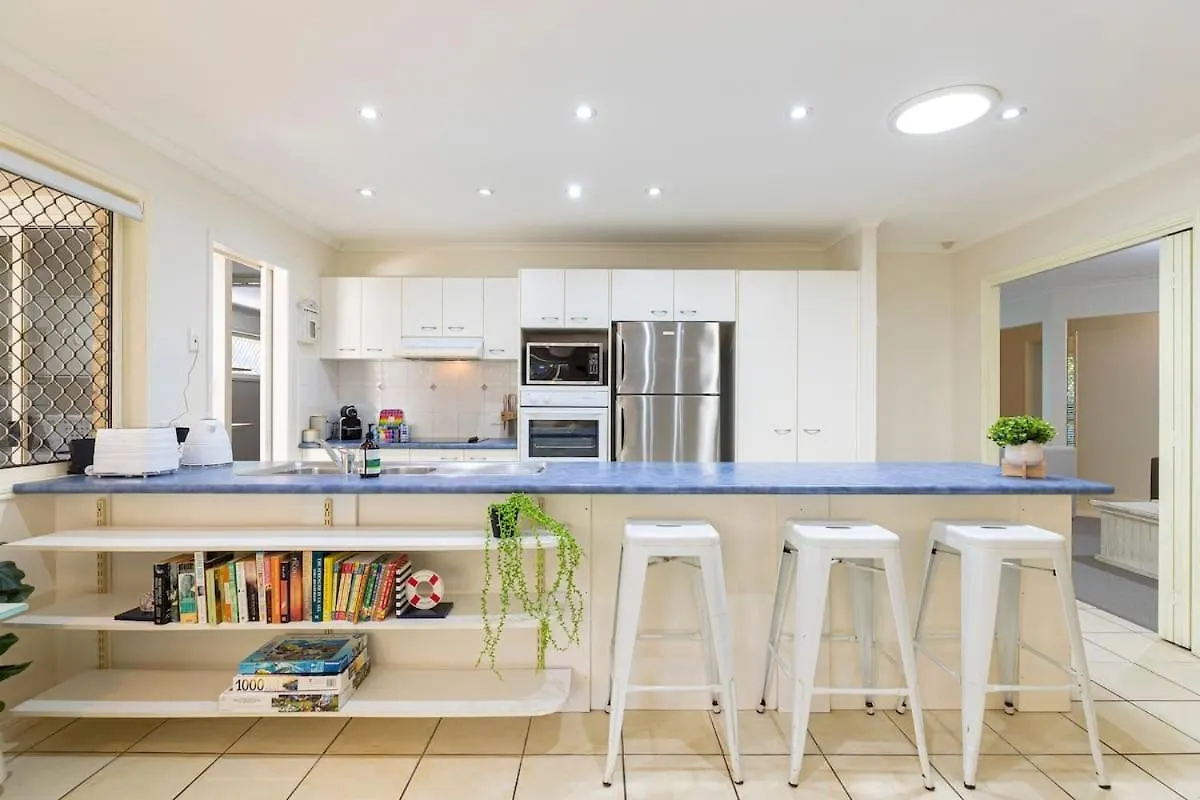 Nyaraló Hidden Gem At Mudjimba - Walk To Cafes & Surf Beach