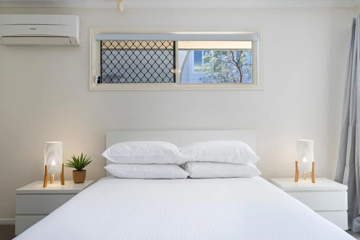 Hidden Gem At Mudjimba - Walk To Cafes & Surf Beach Nyaraló